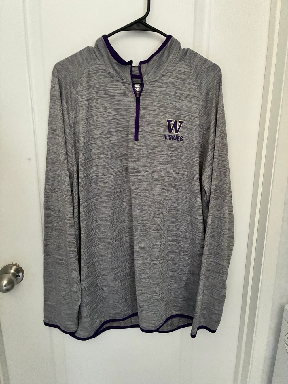Men's Gray Huskies Quarter-Zip Long Sleeve Pullover